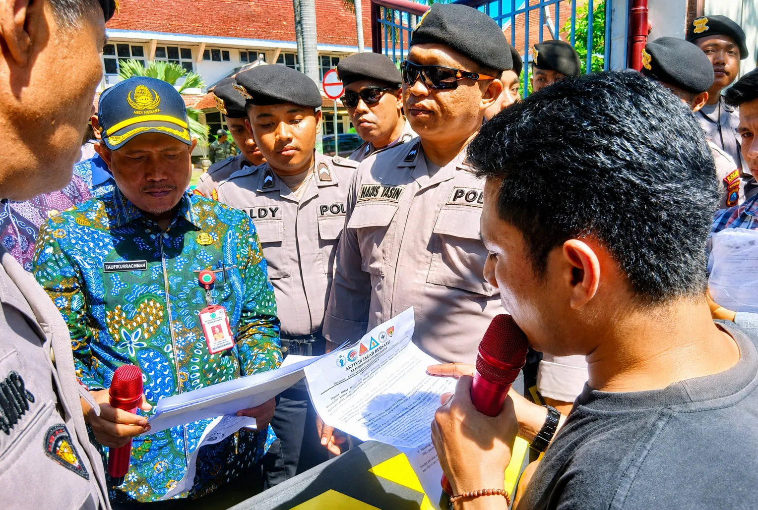 Bau Menyengat Teror Puskesmas Larangan Badung, AJB Minta Satgas MBG Sidak SPPG Galaxy