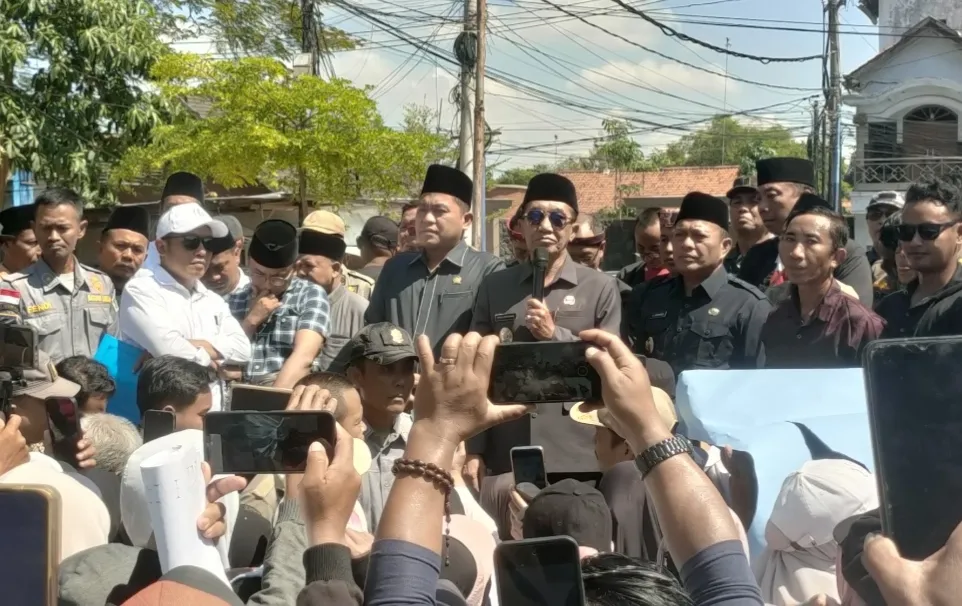 Ribuan Pekerja MBG Datangi DPRD, Minta Program Tetap Dilanjutkan