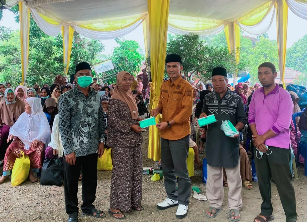 Udara Tebo Memburuk, Liga Marisa Turun ke Desa Bagikan Masker dan Sembako untuk Ratusan Warga