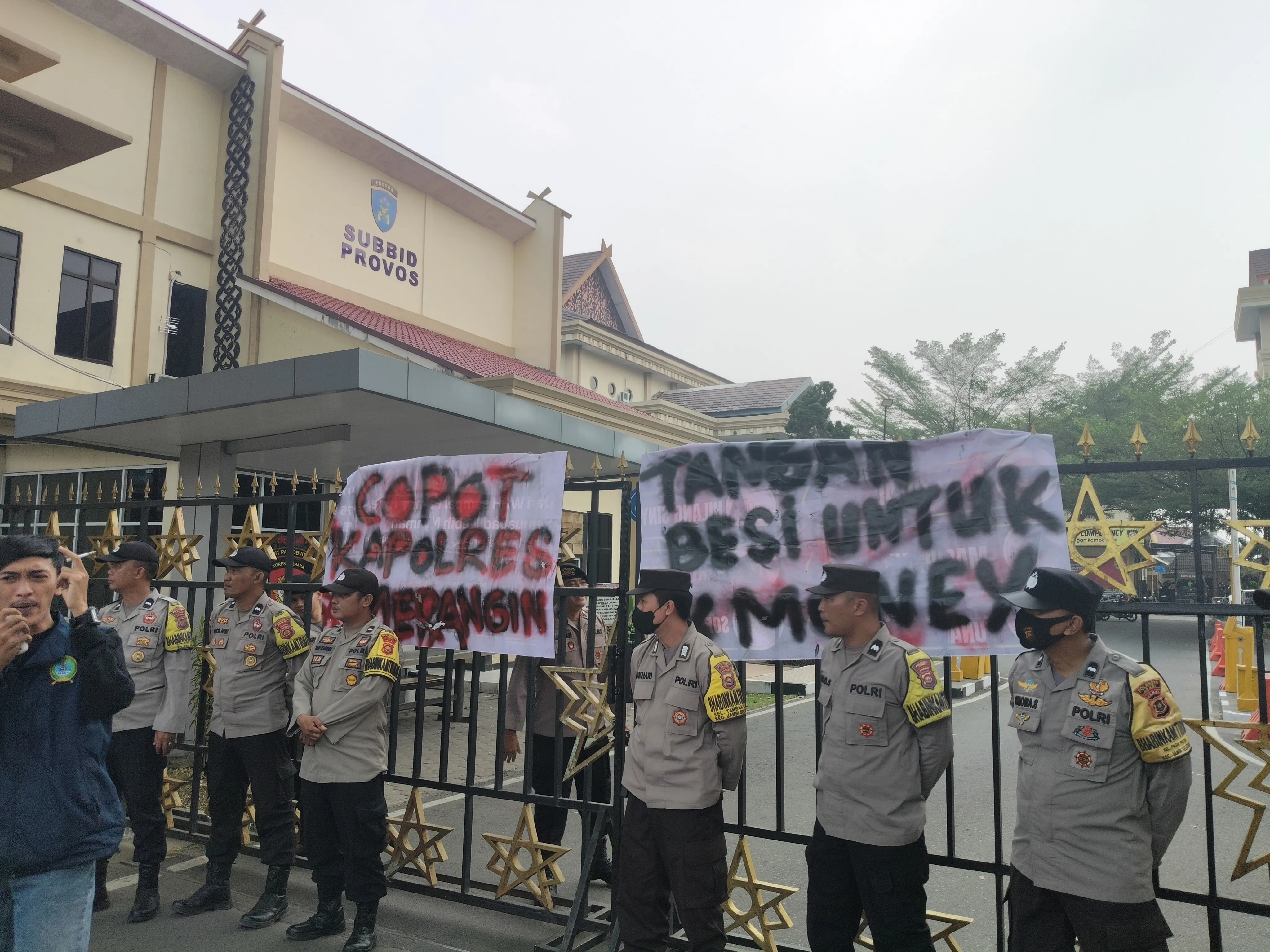 Tangkap Lepas, Demo Jilid 2 Polda Jambi di Desak Usut Tuntas Dua Excavator dilepas Polres Merangin 