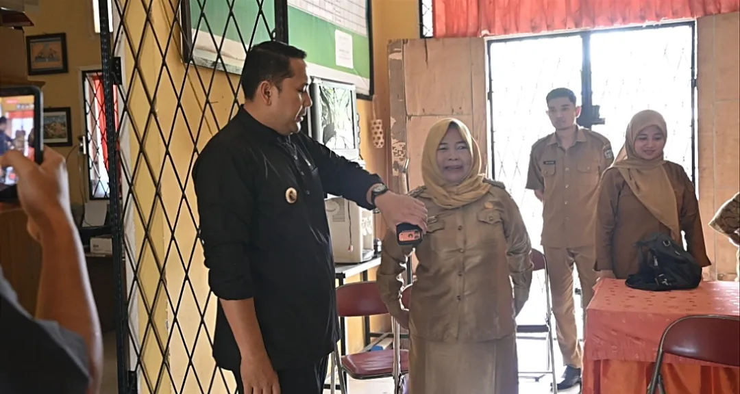 Sidak Kantor Camat Tabir Lintas, Bupati M. Syukur Temukan Pelayanan Sepi