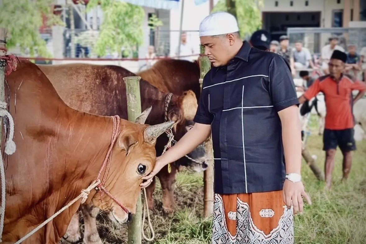 Majelis Tangga Seribu Bagikan Ribuan Paket Daging untuk Jemaah dan Warga