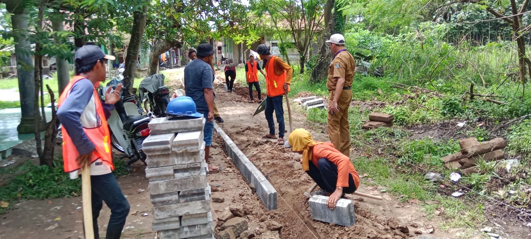 Laksanakan Fungsi Pengawasan, Kasie Pelayanan Kecamatan Kresek, Lakukan Sidak Lapangan