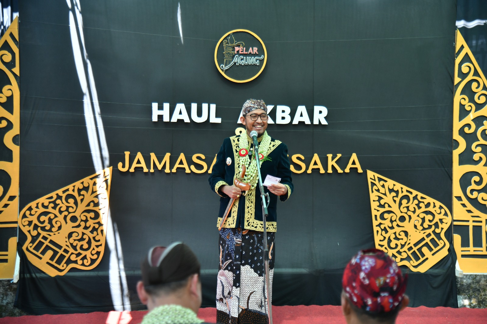 Bupati Sumenep Terima Keris Keraton Yang Telah Di jamas Oleh Dewan Empu