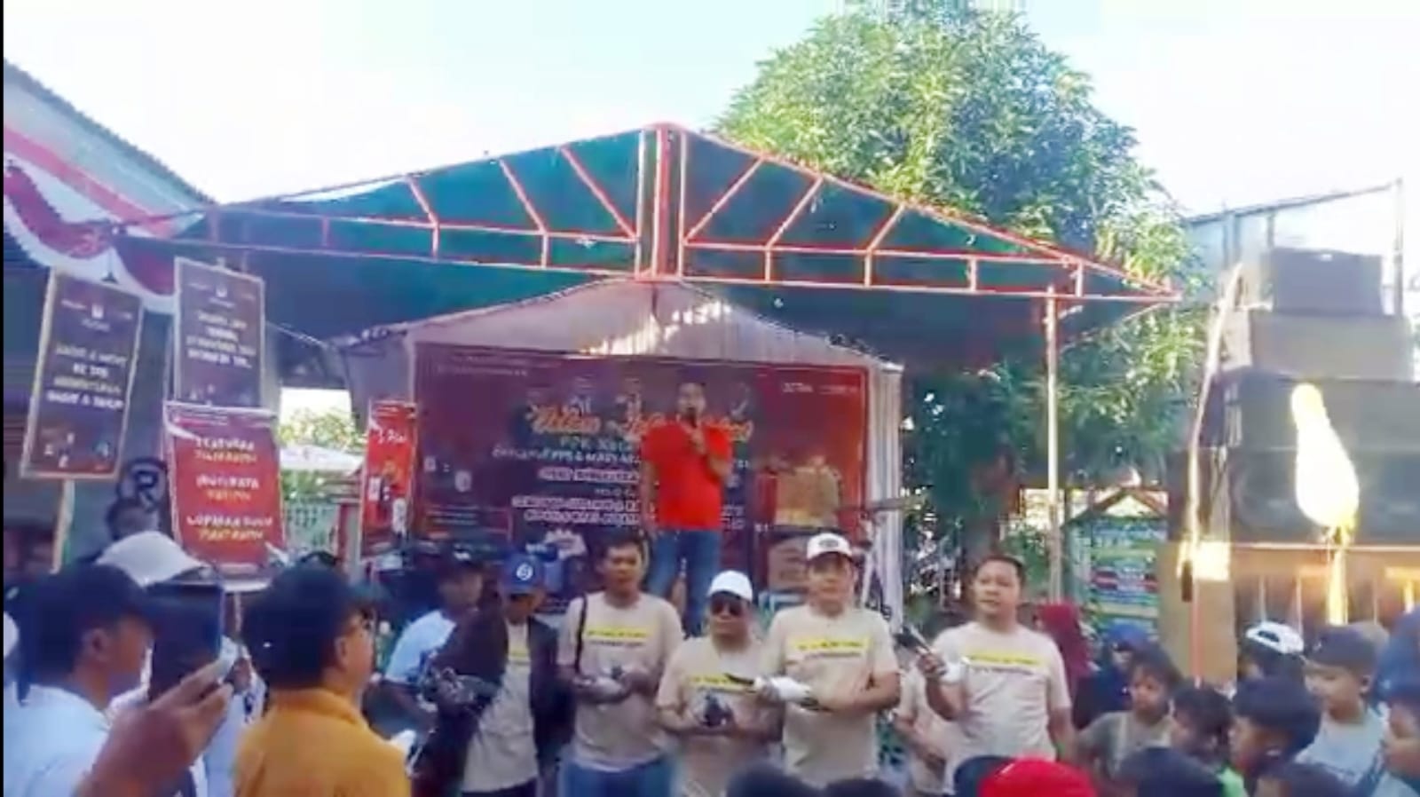 Saat PPK Galis membuka JJS dengan pelepasan burung merpati di Pendopo Kecamatan Galis Pamekasan, Minggu (25/08/2024).