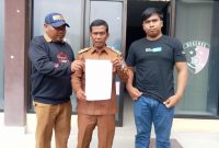 Kades Suka Rejo Kampung 5 Margo Tabir Membuktikan Laporannya kepada Pada Jurnalis saat didepan penyidik Satuan Reskrim Polres Merangin 