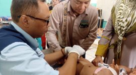 Personel PSBB saat melakukan khitanan massal gratis di Ponpes Mambaul Ulum Ponjanan Timur, Pamekasan. Minggu, 16/02/2025 (Dok. PSBB)