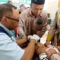 Personel PSBB saat melakukan khitanan massal gratis di Ponpes Mambaul Ulum Ponjanan Timur, Pamekasan. Minggu, 16/02/2025 (Dok. PSBB)