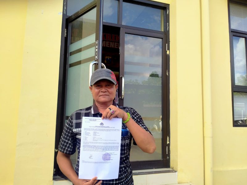 Paman korban melaporkan kejadian rudapaksa yang dialami keponakannya ke Polres Sumenep, Senin (17/02/2025).