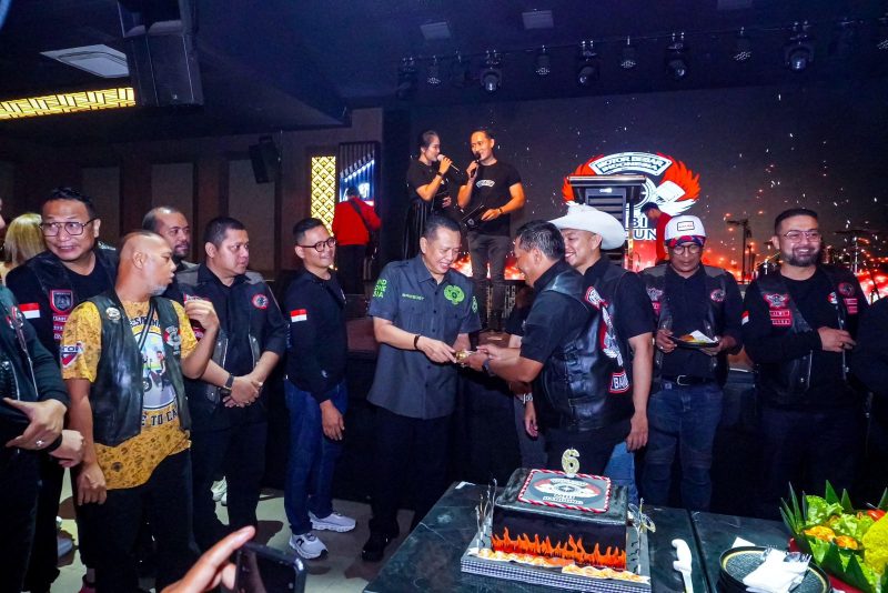 Bambang Soesatyo saat menghadiri Perayaan HUT ke 6, Motor Besar Indonesia (MBI) di Bandung, Sabtu malam, 22/02/2025