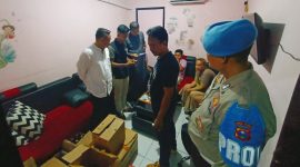 Polres Pamekasan saat melakukan razia Miras, Sabtu (15/02/2025).
