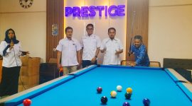 Kepala Disporapar Pamekasan, Fathorrachman membuka HIPMI Billiard Championship, Didampingi ketua HIPMI Pamekasan, Ach Kusairi dan Owner Prestice Cafe dan Billiard, Makmun Sanjari. Senin (17/02/2025).