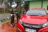 Kodim 0420/ Sarko Saat melakukan pengecekan kendaraan 