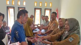 Pemdes Rejosari bagikan BLT Kepada Masyarakat Tidak Mampu / Foto - Saipan