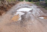 Jalan masyarakat rusak akibat pemilik pelaku PETI 