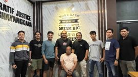 Foto tersangka DPO pencuri kerbau bersama satreskrim 