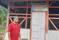 Ustadz Marwan spdi salah satu pendiri TPA pendidikan Al-Qur'an untuk generasi muda Desa Kota Raja hingga capai santri 49 orang, namun jauh perhatian pemerintah/ foto - Saipan Petir Jurnalis transatu.id