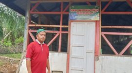 Ustadz Marwan spdi salah satu pendiri TPA pendidikan Al-Qur'an untuk generasi muda Desa Kota Raja hingga capai santri 49 orang, namun jauh perhatian pemerintah/ foto - Saipan Petir Jurnalis transatu.id