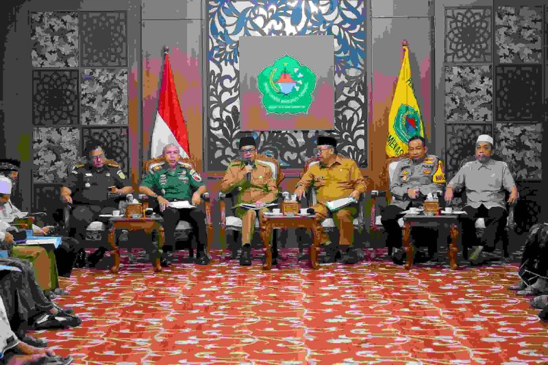 Pemkab Pamekasan silaturrahim dengan sejumlah ulama' dan perwakilan Ormas di Peringgitan Dalam Mandhapa Aghung Ronggosukowati, (18/2/2025).