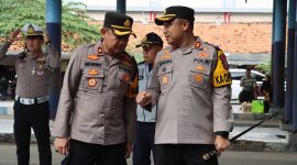 Kapolres Pamekasan AKBP Hendra Eko Triyulianto memastikan arus mudik aman di terminal Ronggosukowati Pamekasan, Rabu (2/4/2025).