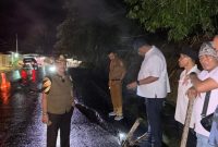 BPJN Jambi cek Lokasi Jalan Bukit Tiung yang Amblas/ Foto - Edo Jambi Seru 