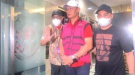 Foto: Ketua Pengadilan Negeri Jakarta Selatan Muhammad Arif Nuryanta ditahan Kejagung (Mulia/detikcom)
