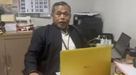 
Hakim Djuyamto sedang dijemput paksa Kejaksaan Agung terkait perkara Pemberian Fasilitas Ekspor Crude Palm Oil (CPO). Foto/Dok SindoNews/Ari Sandita
