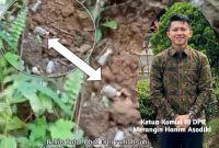 Ketua Komisi III DPR Merangin dan tampak Foto bekas Rumah Sakit Raudah berserakan di pemukiman warga 
