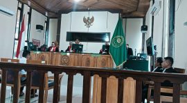 Terdakwa RTS saat menjalani sidang di Pengadilan Negeri Bangko 