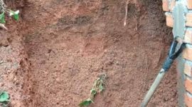 Dampak Aliran Limbah Rumah sakit Raudah rusak rumah warga di seberang Masumai pematang Kandis Kabupaten Merangin 