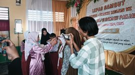 Kepek Berikan perhargaan kepada Siswa 