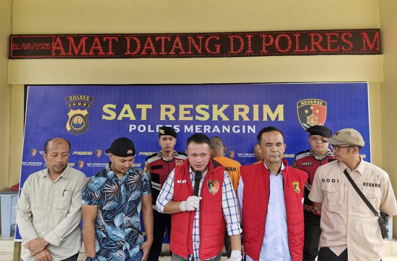 Kasat Reskrim saat melakukan pers rilis