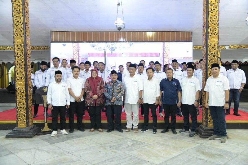 Foto bersama Pengurus SMSI se Madura usai dilantik