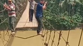 Jembatan Desa Limbur Viral saat dilewati Anggota DPRD Merangin Fraksi NasDem Helmi