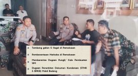 Saat Kapolres Pamekasan, AKBP Hendra Eko Triyulianto beserta jajarannya menemui korlap aksi, Samsul Arifin.