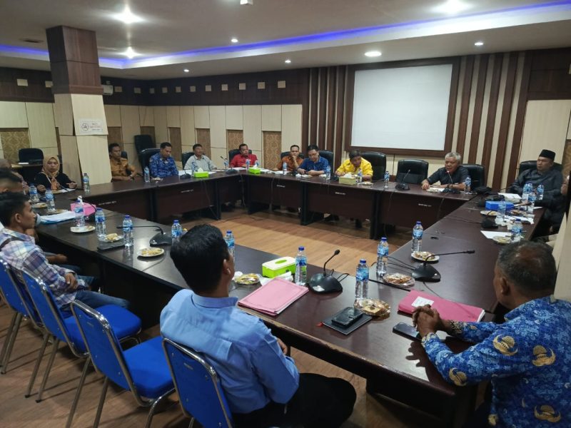 PKL Ujung Tanjung Pasar Bawah Mengadu Nasip ke DPRD Merangin menuntut keadilan Pemerintah 