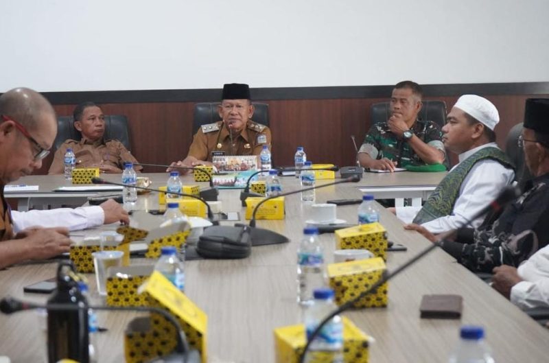 Wakil Bupati Merangin Khafid Moein pimpin rapat 