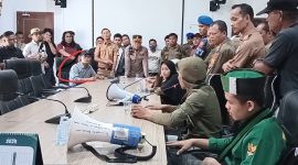 Orang Luar Pemerintah Bisa mengambil Alih dan mengusir Awak media saat hendak mau dilakukan Audiensi antara pemerintah dan HMI