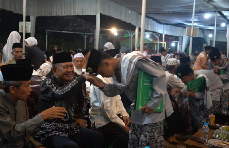 Santri Pompes BUQ Desa Pinang Merah Gelar Haflah Khotmil Quran

