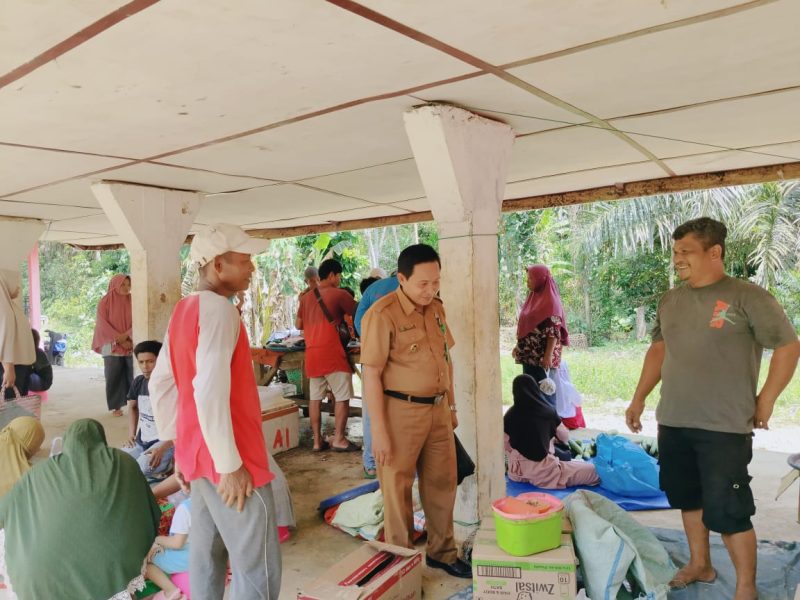 PJ Kades Pulau Baru Pantau  aktivitas Pasar Rio Sidik Alam 