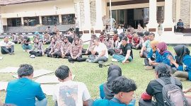 Kasat Reskrim dampingi Waka Polres Merangin temui mahasiswa 