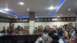 Audiensi antara PT Jebus Maju bersama masyarakat 9 desa penyelesaian masalah tmpal batas di gedung DPRD Merangin 