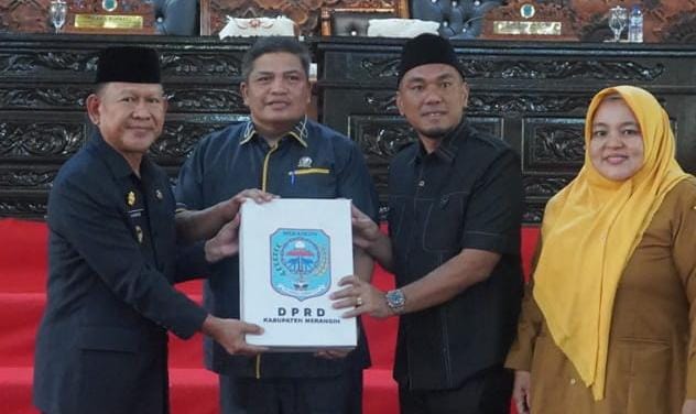 Rapat paripurna 