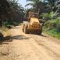 PT sumber guna Nabatin perbaikan jalan petani 