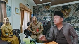 Kaepala Puskesmas Talang, Khaliliya Syaifiyati, Kepala Dinkes Pamekasan, dr. Syaifuddin, dan Ketua P3K, Basri.