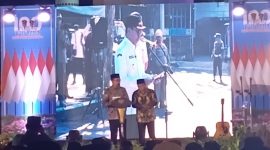 Bupati Pamekasan, Dr. KH. Kholilurrahman bersama Wakil Bupati Sukriyanto, saat memaparkan sejumlah program unggulan yang berhasil dilaksanakan dalam 100 hari kerja di Arek Lancor