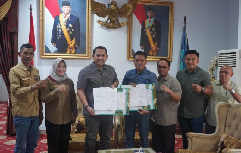 Mereka Silaturahmi dengan Bupati H M Syukur dan Teken MoU

