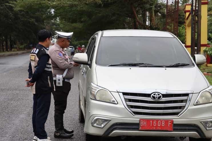 Razia gabungan 34 kendaraan dinas Ditangkap 