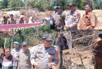 Kapolsek tabir bersama lurah dusun baru berikan himbauan kepada Mak untuk menyampaikan bahaya tambang Ilegal 