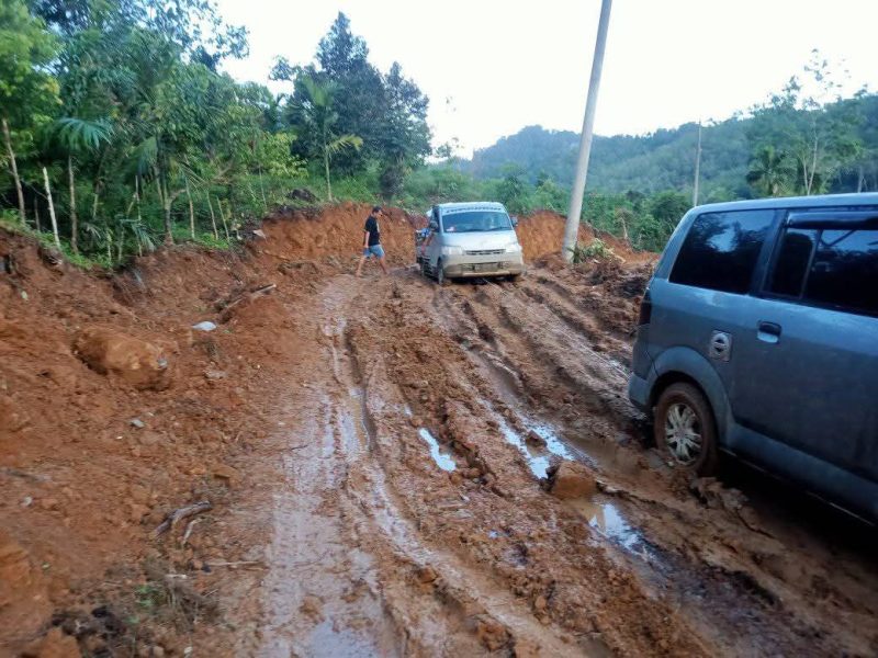 Jalan Kabupaten Merangin ruas jalan Kibul Gaol Kecamatan Tabir Barat 